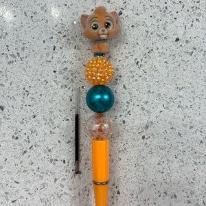 Oliver Doorables Pen with ink refill​